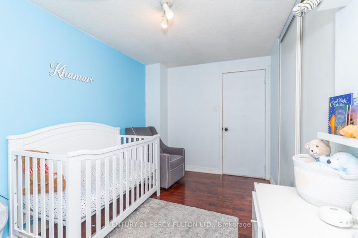 Photo 22 at 557 Cobblehill Drive, Pinecrest, Oshawa