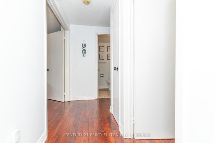 Photo 24 at 557 Cobblehill Drive, Pinecrest, Oshawa