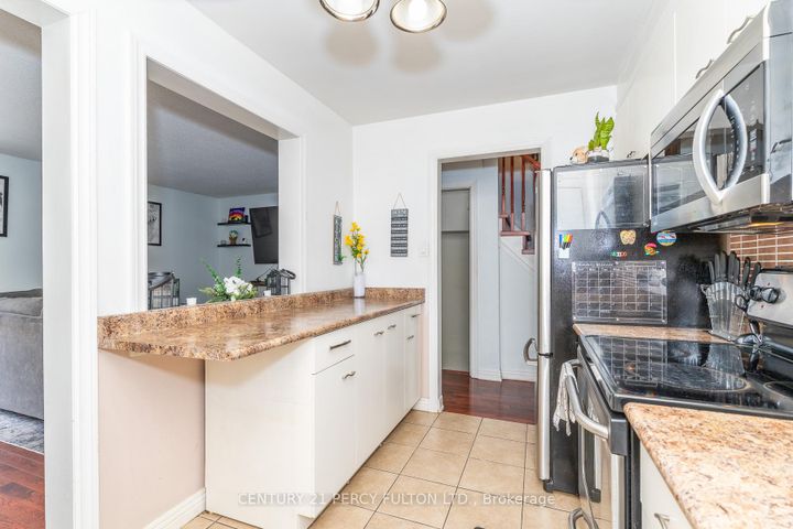 Photo 34 at 557 Cobblehill Drive, Pinecrest, Oshawa