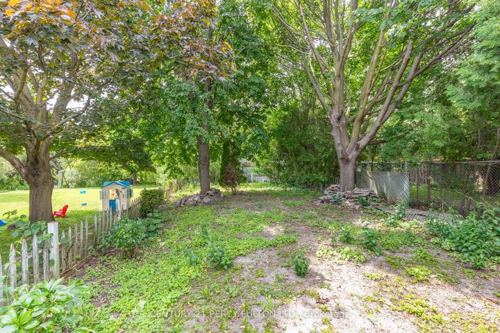 Photo 43 at 557 Cobblehill Drive, Pinecrest, Oshawa