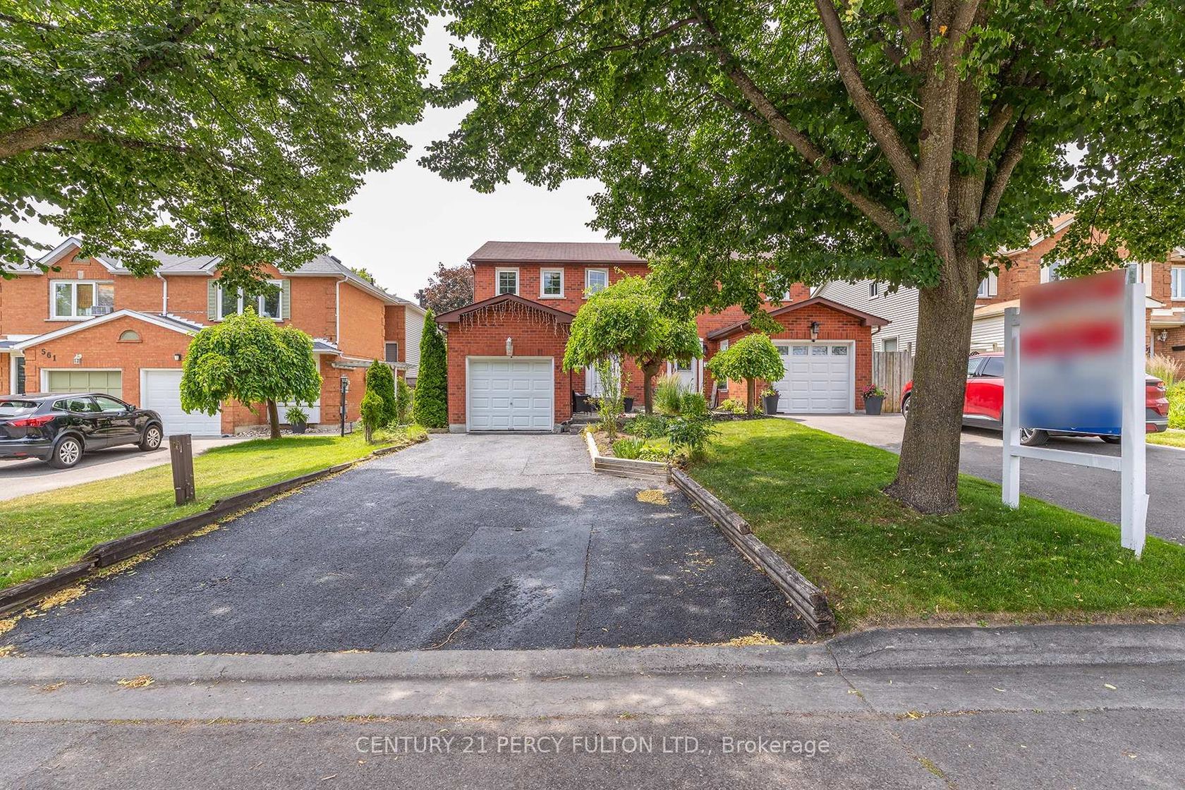 557 Cobblehill Drive, Pinecrest, Oshawa 2