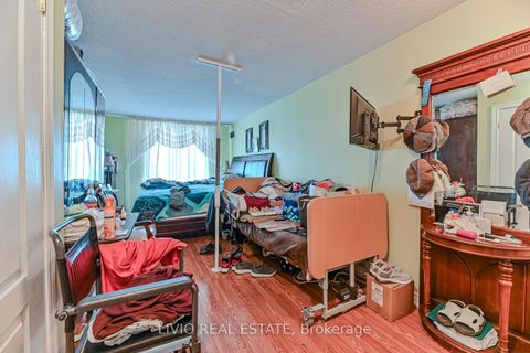 Photo 4 at 706 - 2470 Eglinton Avenue W, Greenbrook, Toronto