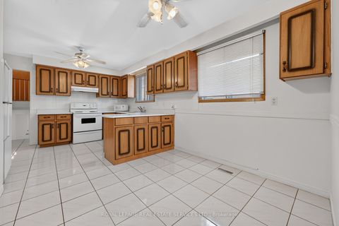 Photo 7 at 108 Anthia Drive, Humber Summit, Toronto
