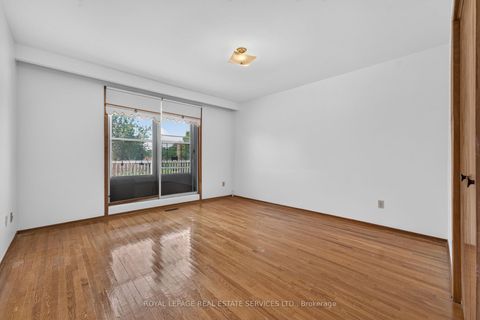 Photo 14 at 108 Anthia Drive, Humber Summit, Toronto