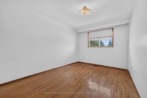 Photo 17 at 108 Anthia Drive, Humber Summit, Toronto