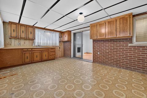 Photo 20 at 108 Anthia Drive, Humber Summit, Toronto