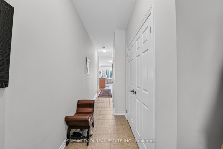 Photo 3 at 1402 Almonte Drive, Tyandaga, Burlington