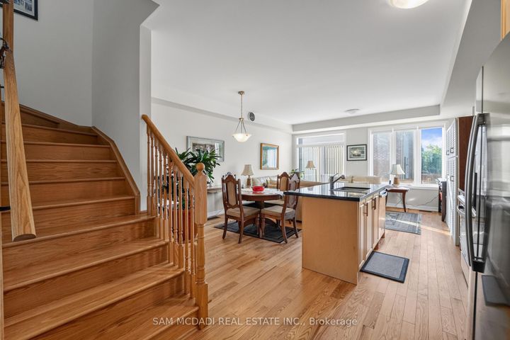 Photo 4 at 1402 Almonte Drive, Tyandaga, Burlington
