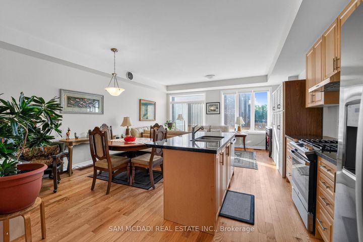 Photo 5 at 1402 Almonte Drive, Tyandaga, Burlington