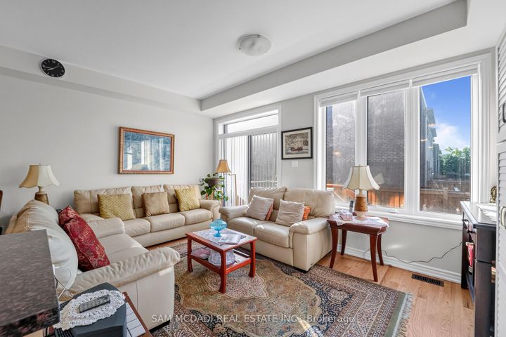 Photo 10 at 1402 Almonte Drive, Tyandaga, Burlington