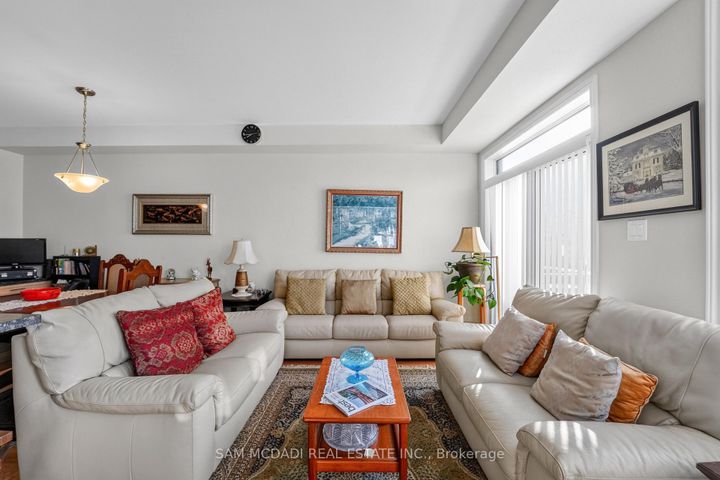 Photo 11 at 1402 Almonte Drive, Tyandaga, Burlington