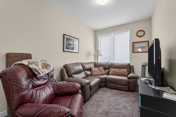 Photo 27 at 1402 Almonte Drive, Tyandaga, Burlington