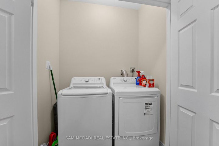 Photo 30 at 1402 Almonte Drive, Tyandaga, Burlington