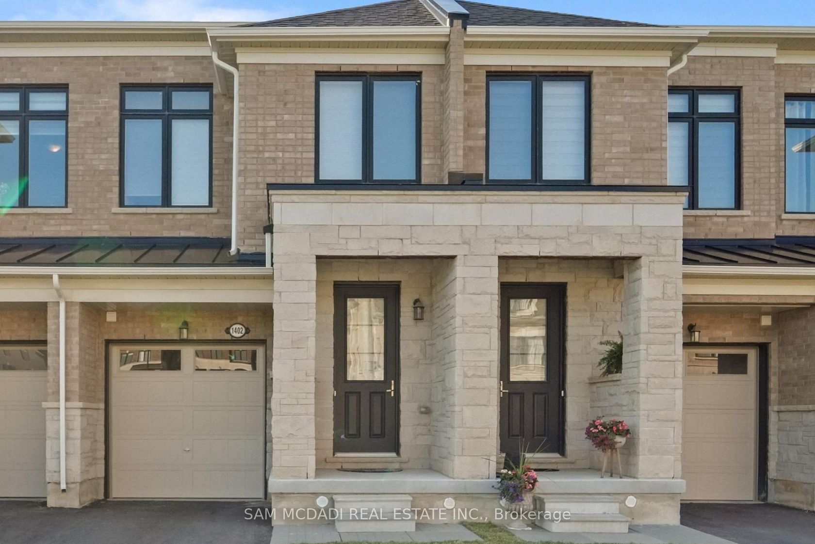 1402 Almonte Drive, Tyandaga, Burlington 2