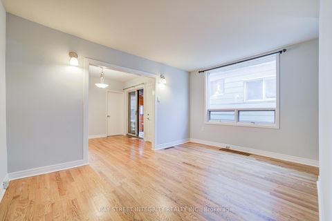 Photo 9 at 19 Robinson Avenue, Oakridge, Toronto