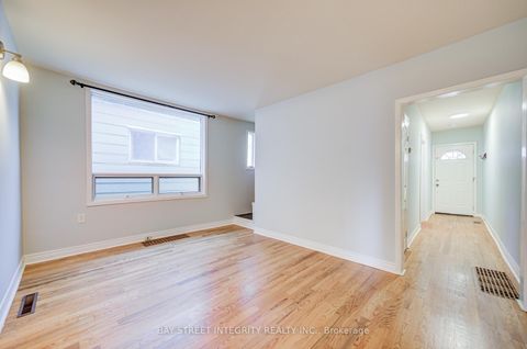 Photo 12 at 19 Robinson Avenue, Oakridge, Toronto