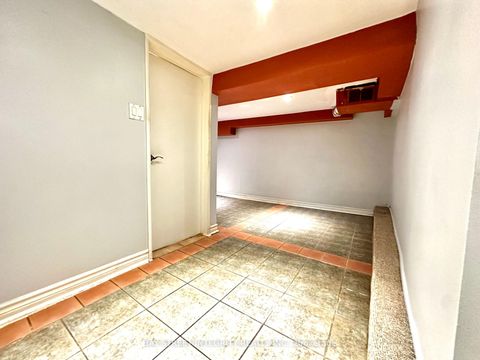 Photo 33 at 19 Robinson Avenue, Oakridge, Toronto