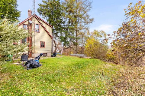 Photo 8 at 16 Cliff Street, Smythe, Toronto
