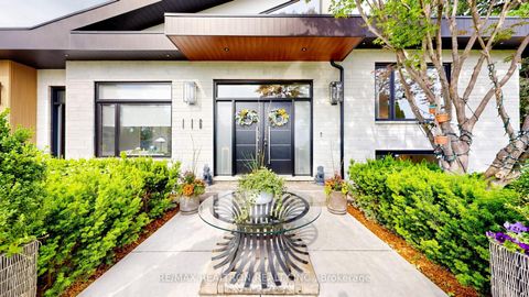 Photo 2 at 116 Laurentide Drive, Donalda, Toronto