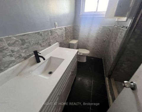 Photo 5 at 32 Brimorton Drive, Bendale, Toronto