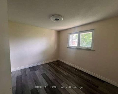 Photo 8 at 32 Brimorton Drive, Bendale, Toronto