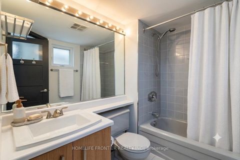 Photo 3 at 611 - 2261 Lakeshore Boulevard W, Mimico, Toronto