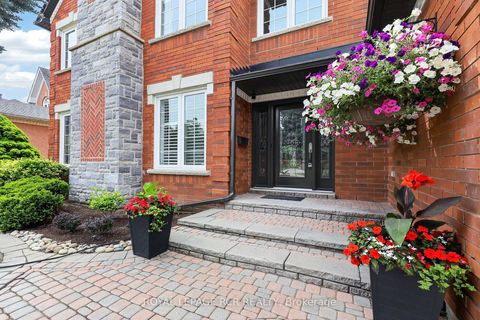 Photo 2 at 1071 Lockwood Circle, Wyndham, Newmarket