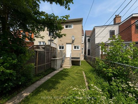 Photo 1 at 10 Wiltshire Avenue, Pellam Park, Toronto