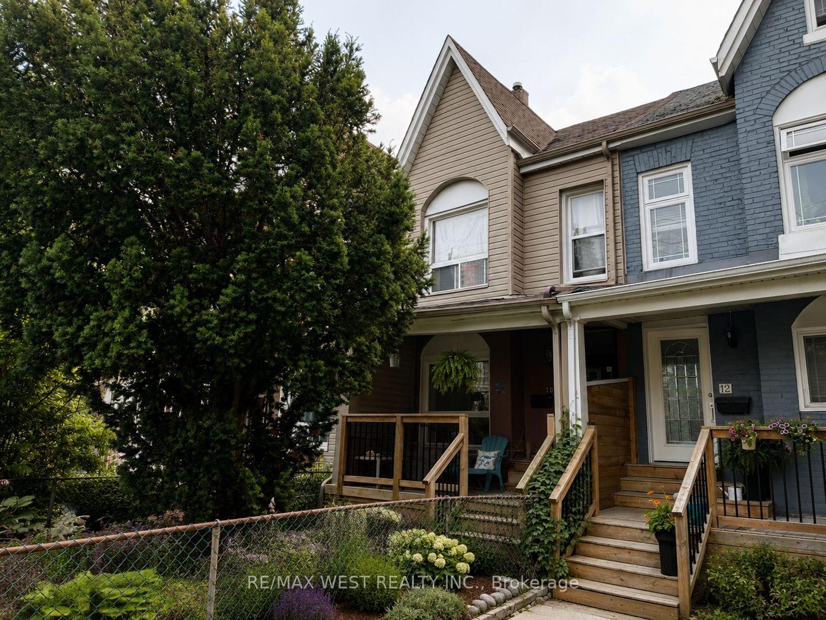 10 Wiltshire Avenue, Pellam Park, Toronto 