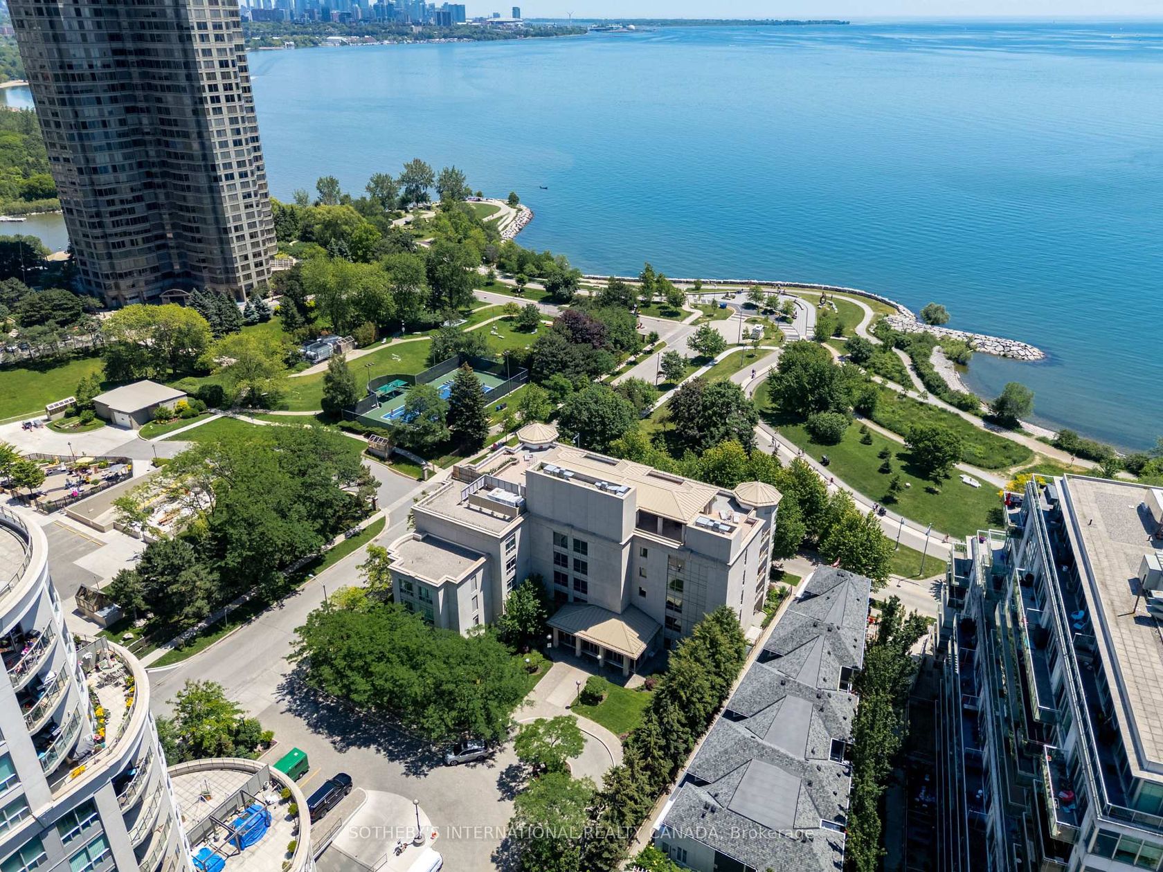 302 - 80 Palace Pier Court, Mimico, Toronto photo number 2