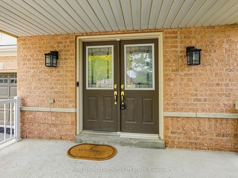 Photo 2 at 35 Mynden Way, Woodland Hill, Newmarket