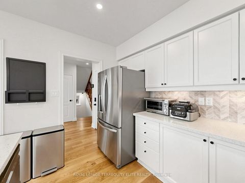 Photo 14 at 35 Mynden Way, Woodland Hill, Newmarket