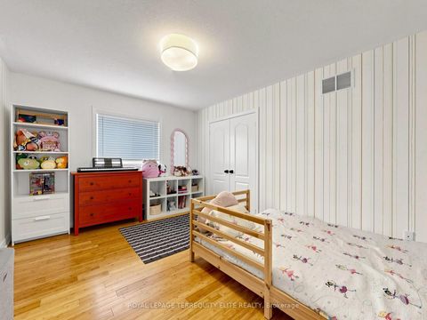 Photo 32 at 35 Mynden Way, Woodland Hill, Newmarket
