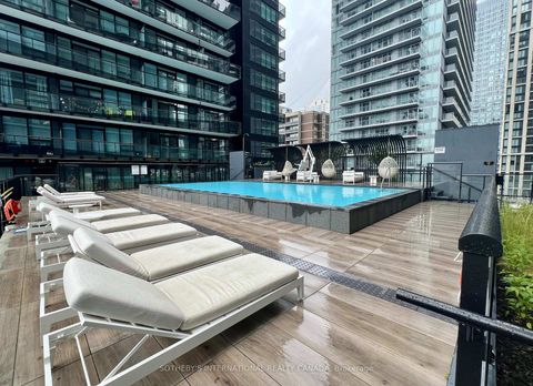 Photo 8 at 404 - 117 Broadway Avenue, Mount Pleasant West, Toronto