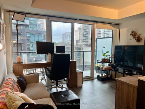 Photo 18 at 404 - 117 Broadway Avenue, Mount Pleasant West, Toronto