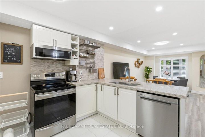 Photo 10 at 169 - 310 John Street, Willowbrook, Markham