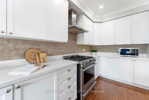 Photo 10 at 678 Skye Court, Wyndham, Newmarket