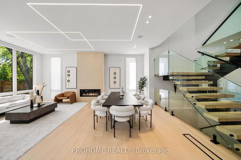 Photo 7 at 15 Aldershot Crescent, Windfields, Toronto