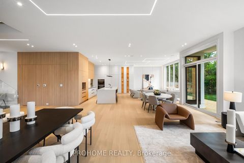 Photo 12 at 15 Aldershot Crescent, Windfields, Toronto