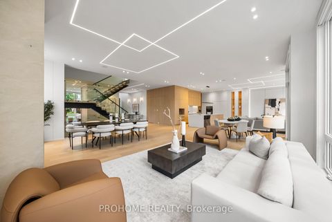 Photo 13 at 15 Aldershot Crescent, Windfields, Toronto