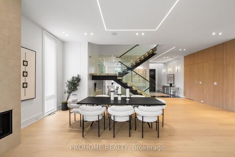 Photo 14 at 15 Aldershot Crescent, Windfields, Toronto