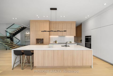 Photo 16 at 15 Aldershot Crescent, Windfields, Toronto