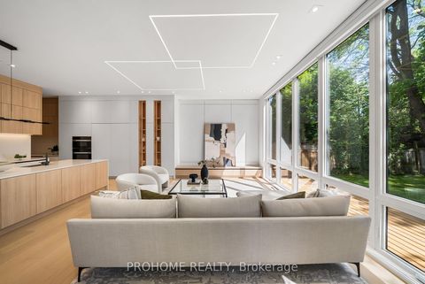 Photo 19 at 15 Aldershot Crescent, Windfields, Toronto