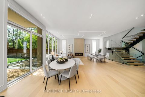 Photo 20 at 15 Aldershot Crescent, Windfields, Toronto