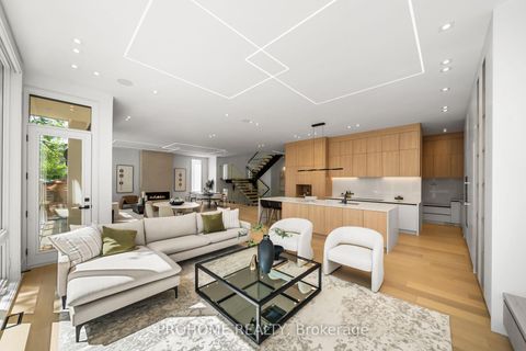 Photo 21 at 15 Aldershot Crescent, Windfields, Toronto