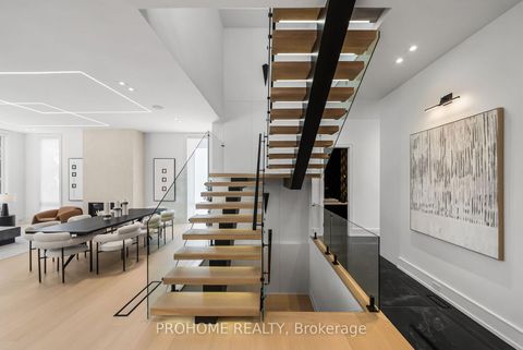 Photo 24 at 15 Aldershot Crescent, Windfields, Toronto