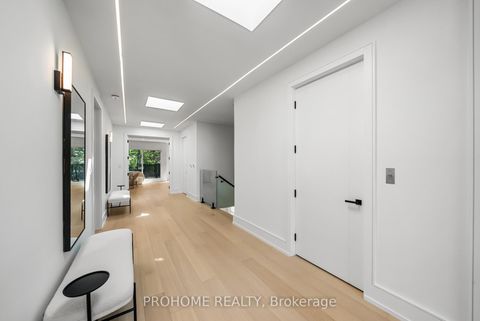Photo 26 at 15 Aldershot Crescent, Windfields, Toronto