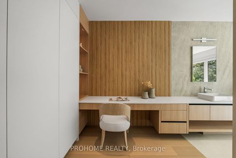 Photo 29 at 15 Aldershot Crescent, Windfields, Toronto