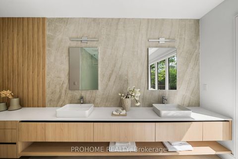 Photo 30 at 15 Aldershot Crescent, Windfields, Toronto