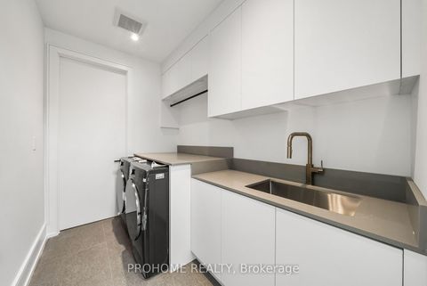 Photo 33 at 15 Aldershot Crescent, Windfields, Toronto